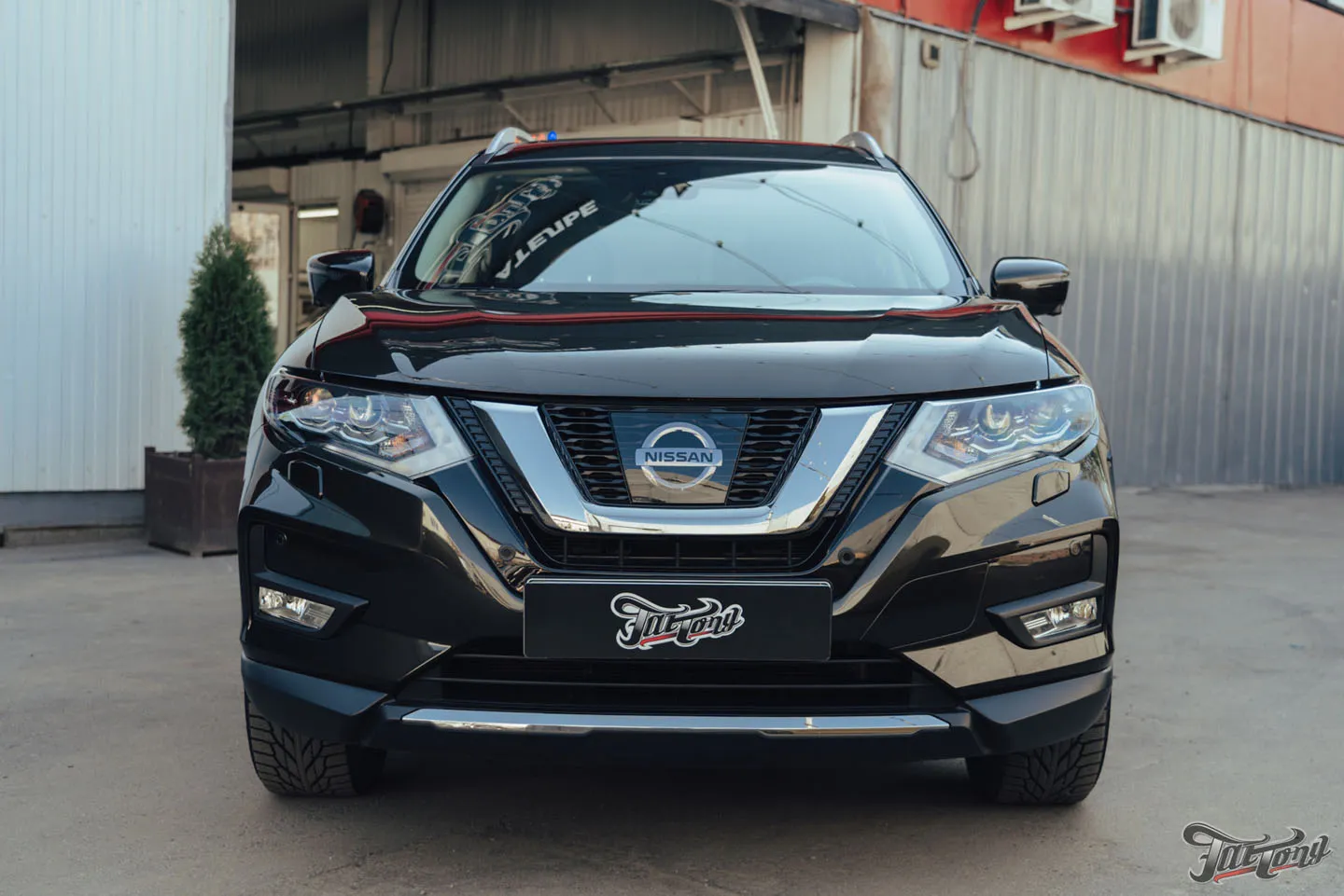 Полировка кузова с покрытием керамикой и мойка подкапотного пространства для Nissan X-trail